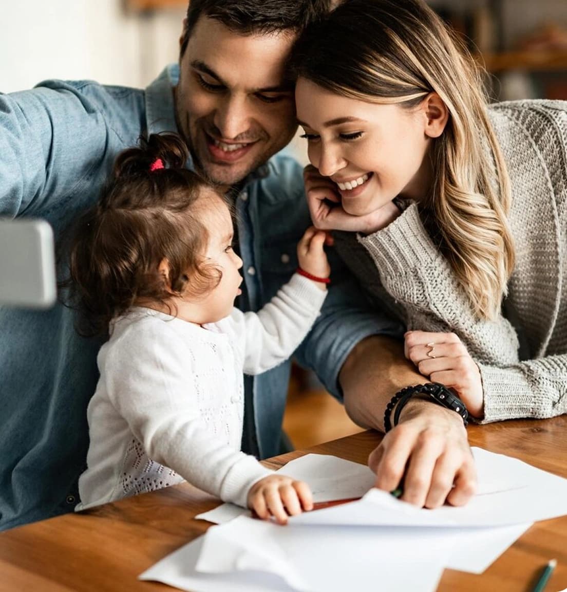 Sağlık sigortası danışmanlığı yapan aile